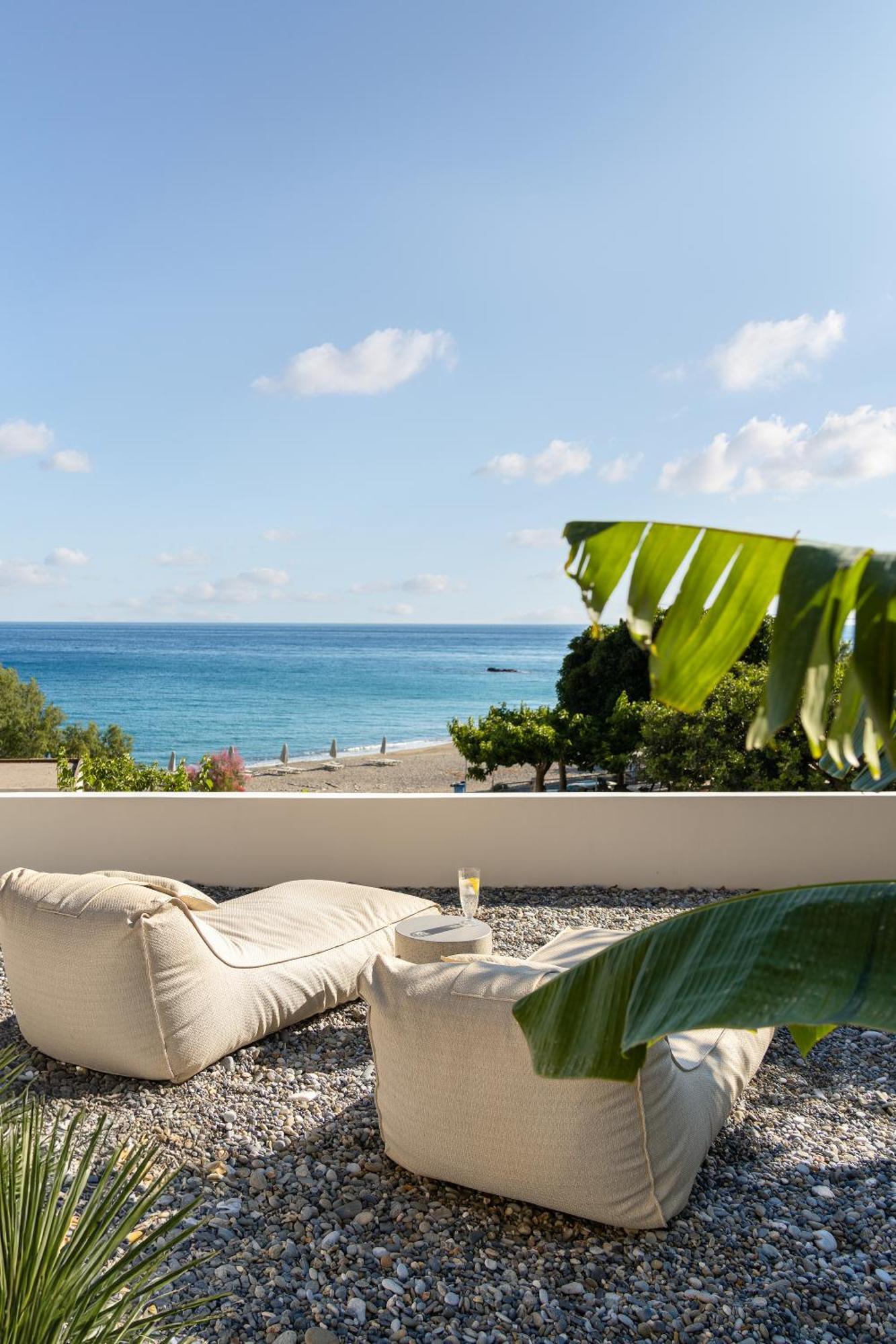 V&C Paradise Apartments Rodakino Exterior photo
